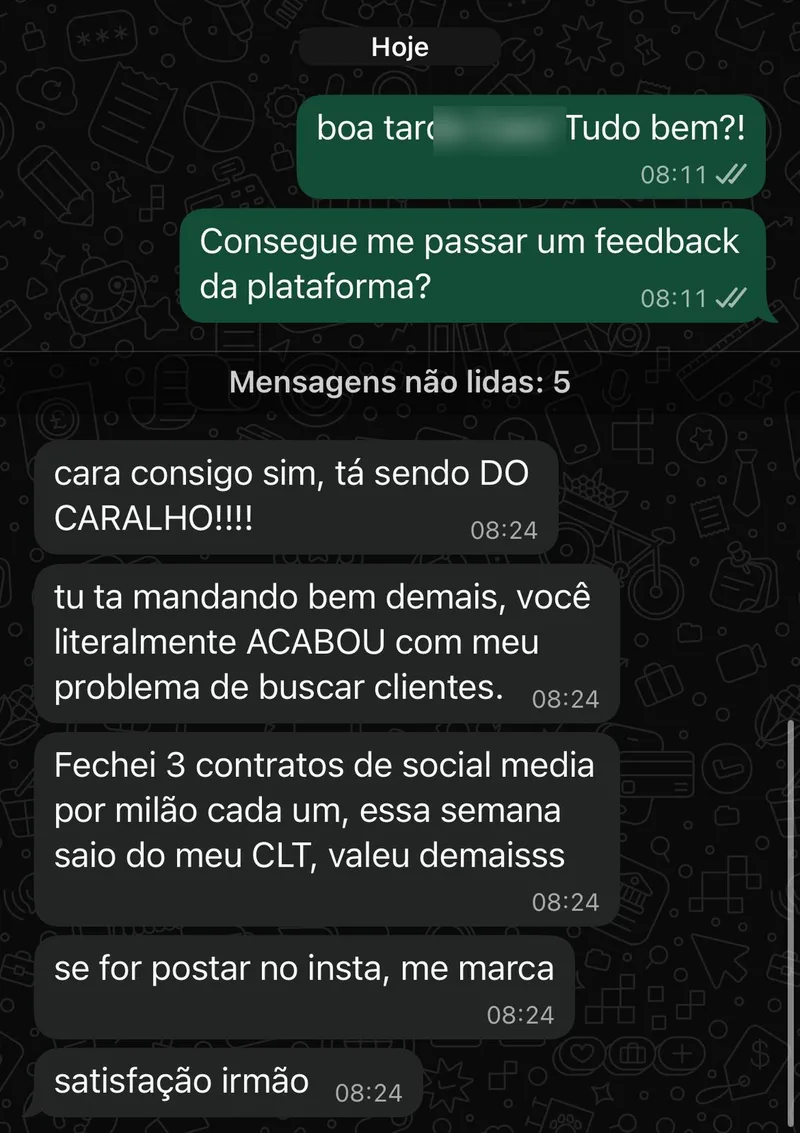 Conversa no WhatsApp: cliente conta que fechou três contratos de social media na semana e saiu do CLT